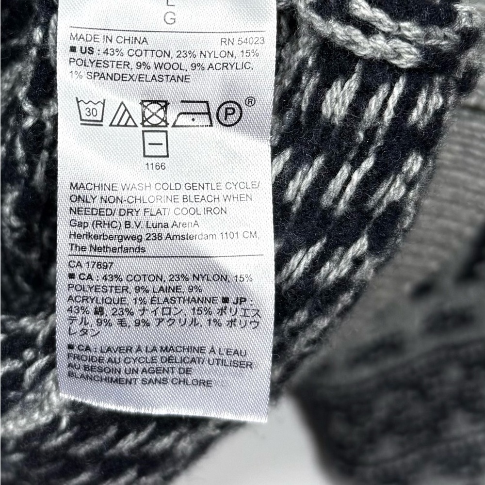 Banana Republic Men's Gray and Black Size L Crewneck Sweater - Picture 2 of 9